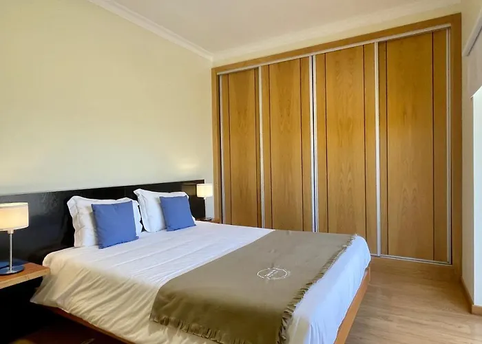 Oura Oasis C - Shared Pool - 6 Guests - Albufeira Apartment